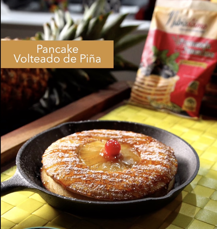Pancakes Volteado de Piña