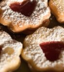 Galletas con mermelada de fresa