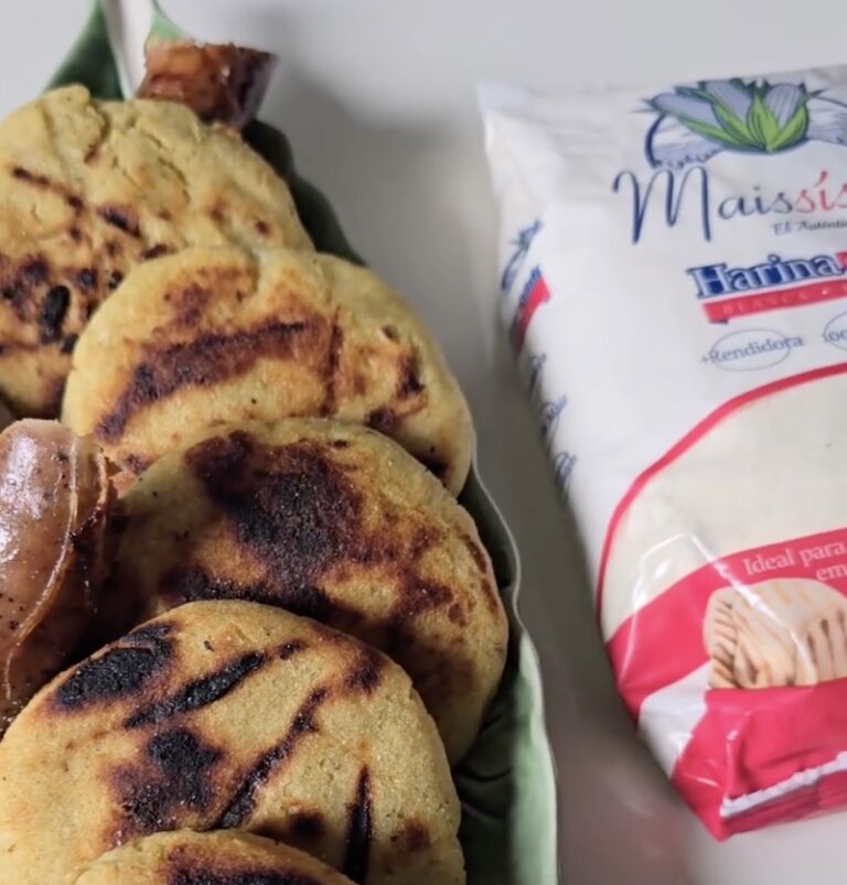 Arepas de plátano maduro con Maissísimo