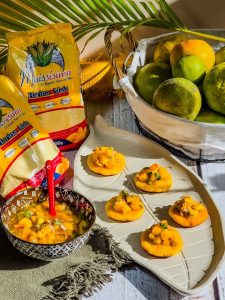 tortillitas con ceviche de mango