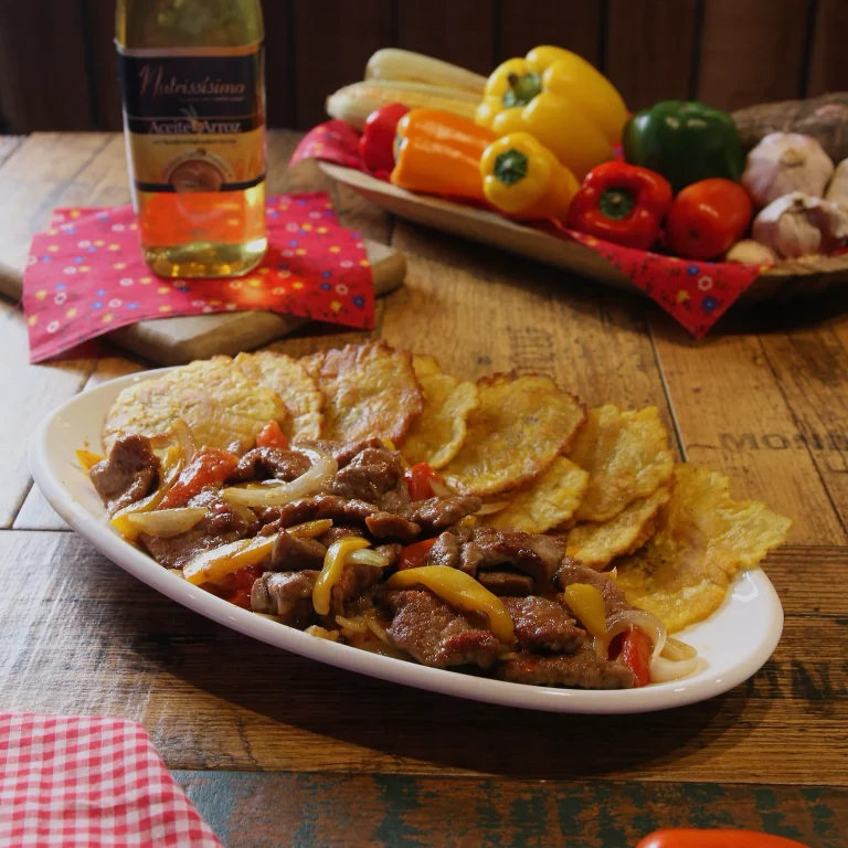 Bistec Picado con Patacones